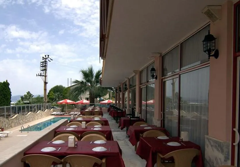 Kalamaki Beach Hotel Kusadasi 3*,